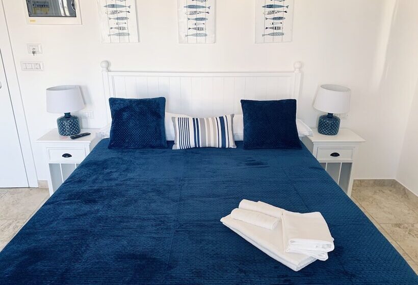 اتاق لوکس با بالکن و چشم‌انداز دریا, Posea  Polignano Sea Suites