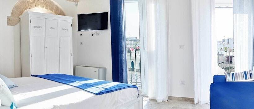 اتاق لوکس با بالکن و چشم‌انداز دریا, Posea  Polignano Sea Suites