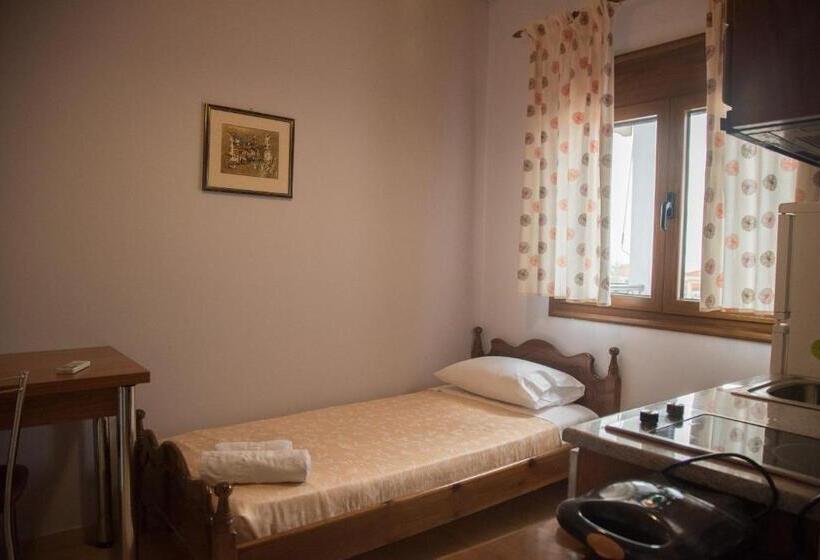 דירת משפחה, Villa Nufaro