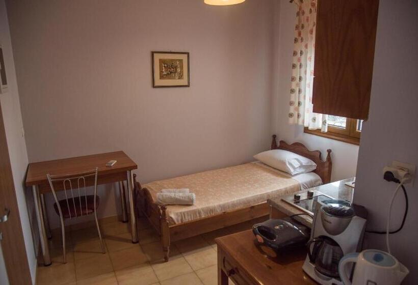 דירת משפחה, Villa Nufaro