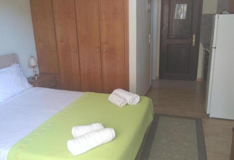 חדר אקונומי, Villa Nufaro