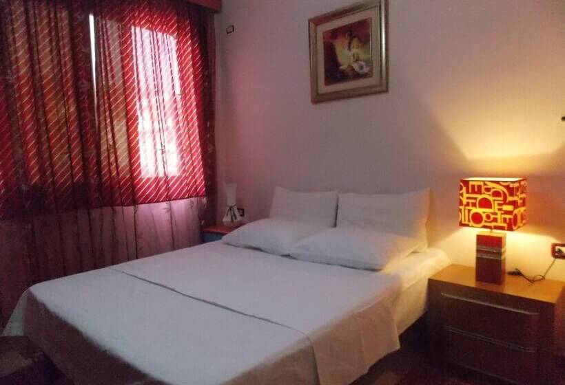 آپارتمان 2 خوابه, Alfred's Apartments