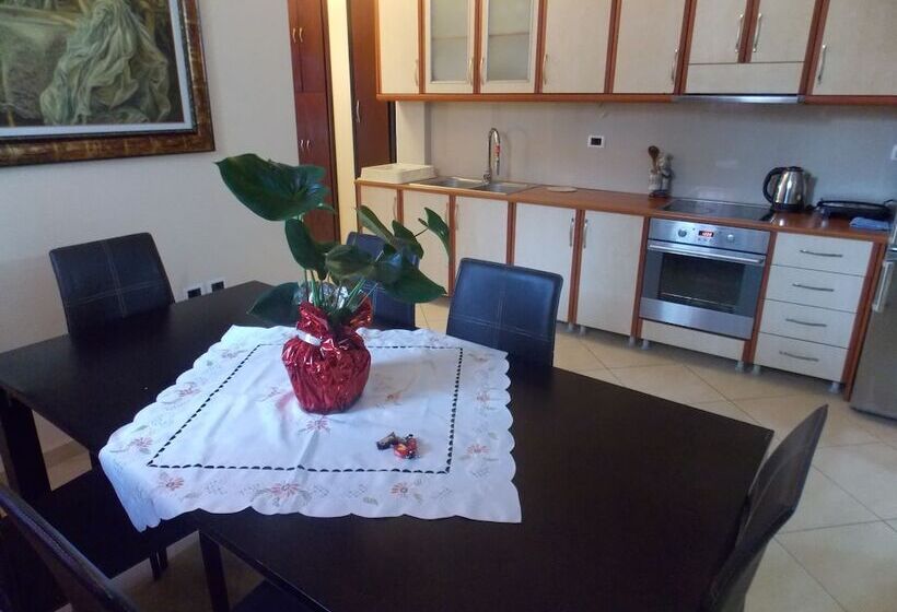 آپارتمان 2 خوابه, Alfred's Apartments