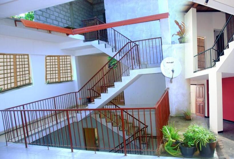 ベーシックトリプルルーム, Elephant Lobby