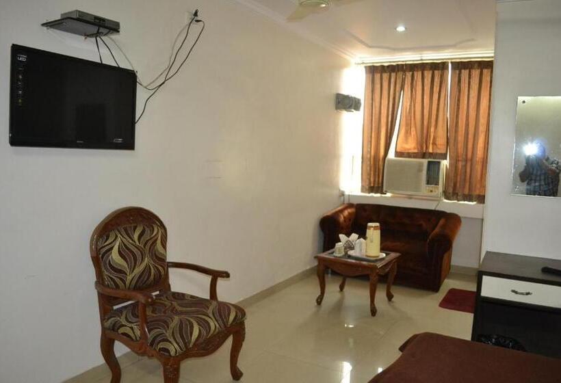 اتاق کلاسیک سه تخته, Jigyasa By Mayda Hospitality Pvt. Ltd