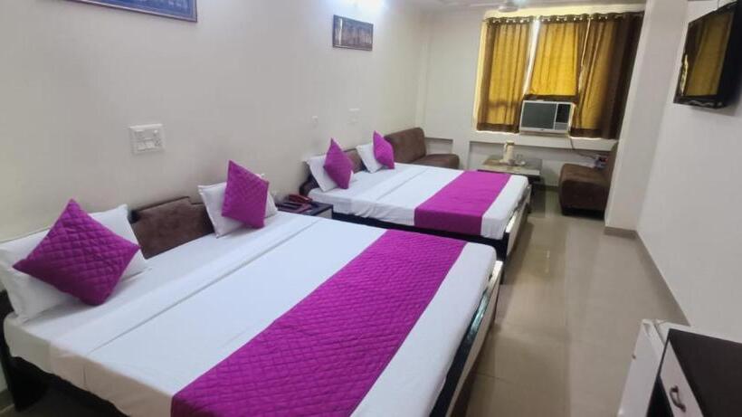 اتاق پریمیوم چهارنفره, Jigyasa By Mayda Hospitality Pvt. Ltd