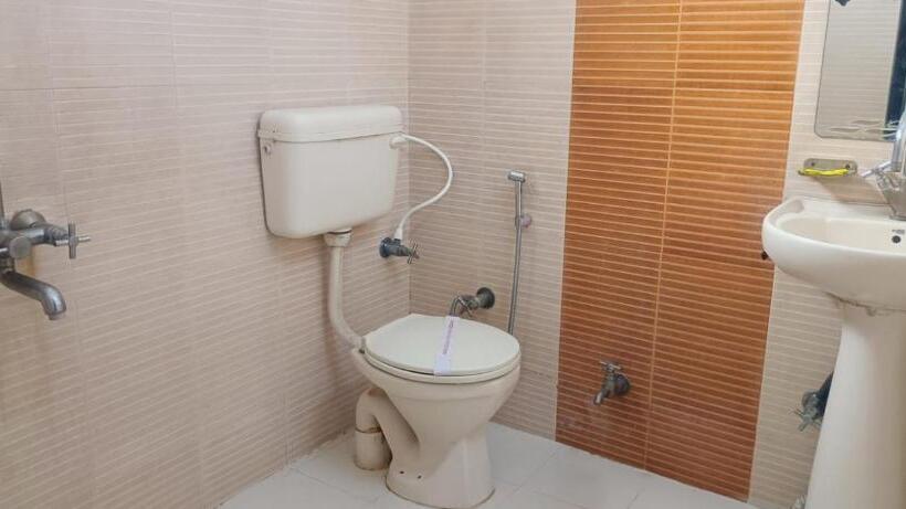 اتاق پریمیوم چهارنفره, Jigyasa By Mayda Hospitality Pvt. Ltd