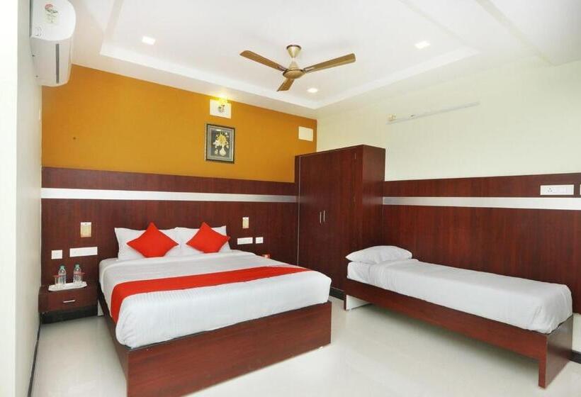 اتاق لوکس سه تخته, Ramcharan Residency, Tirupati