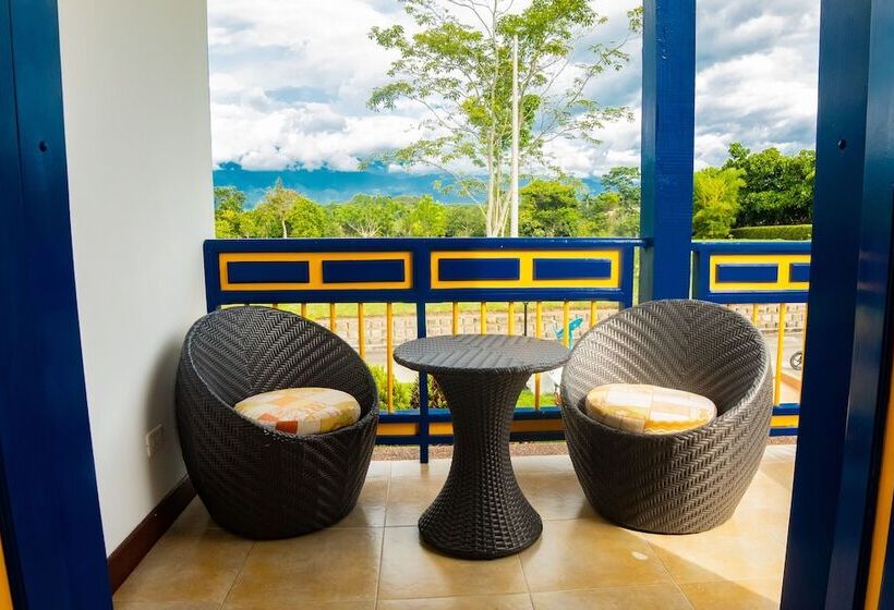 اتاق لوکس, La Herencia