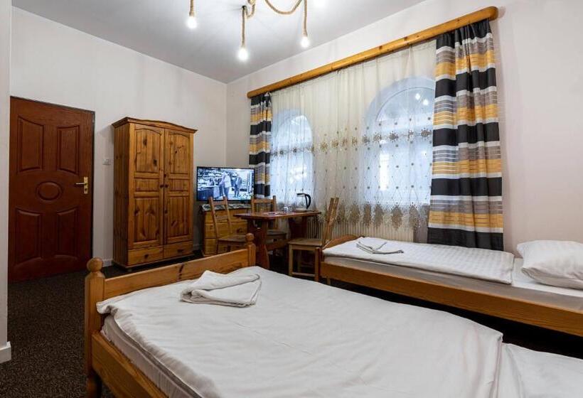 اتاق کلاسیک سه تخته, Pensjonat Beskidzki