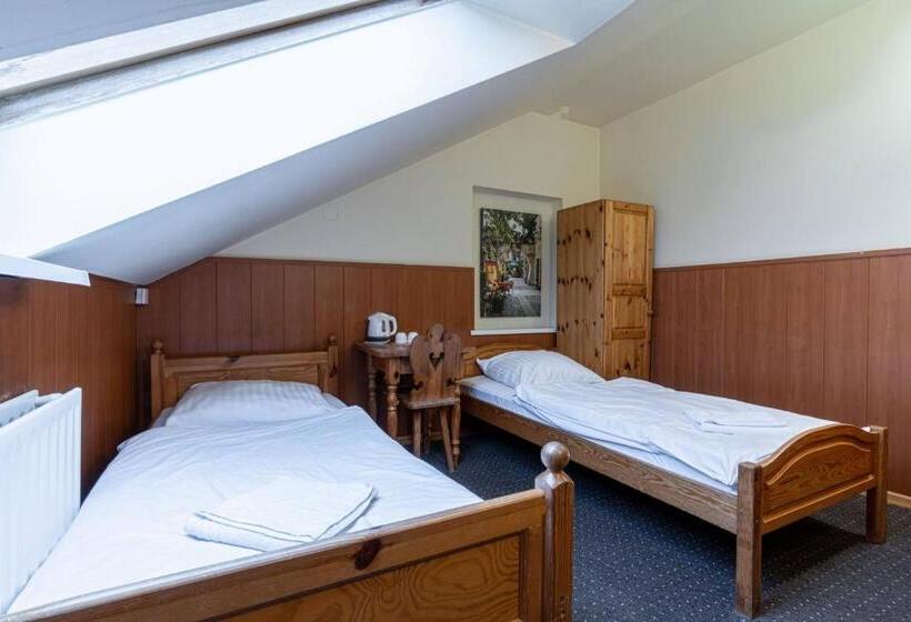 اتاق اکونومی, Pensjonat Beskidzki