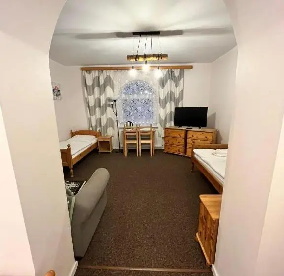 スタンダード5人部屋, Pensjonat Beskidzki
