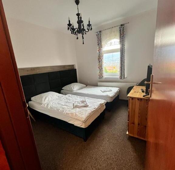 استودیوی استاندارد, Pensjonat Beskidzki