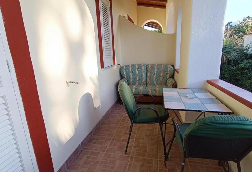 إستوديو قياسى, Residence Villa Cristina