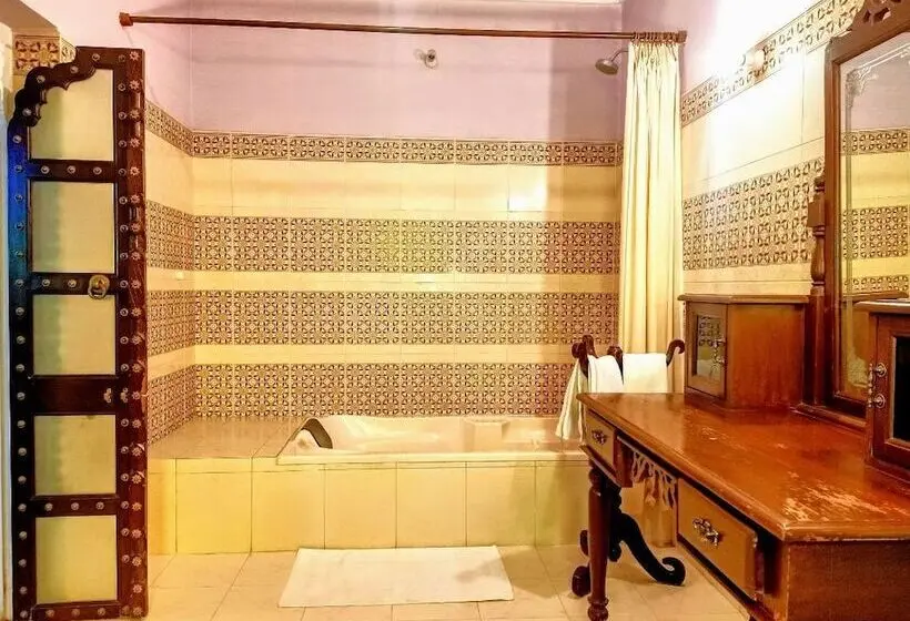 Chambre Deluxe, Saba Haveli