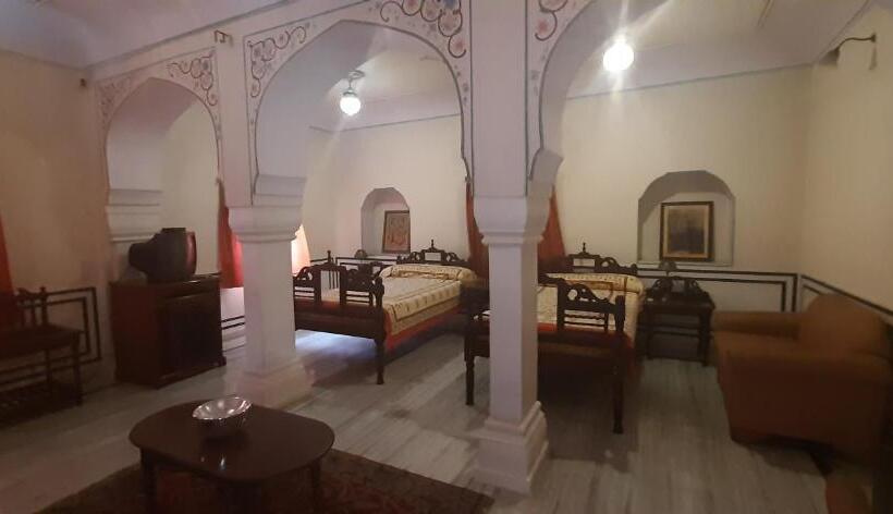 غرفة ديلوكس, Saba Haveli