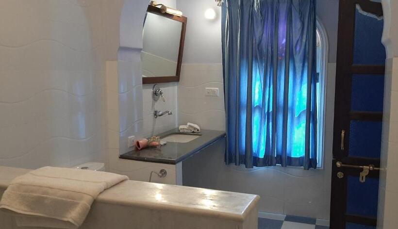 غرفة ديلوكس, Saba Haveli