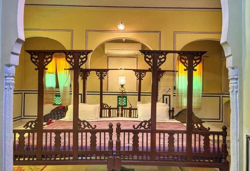 اتاق لوکس, Saba Haveli