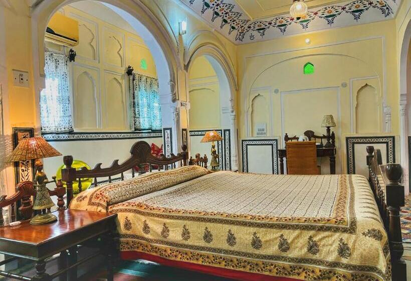 غرفة ديلوكس, Saba Haveli