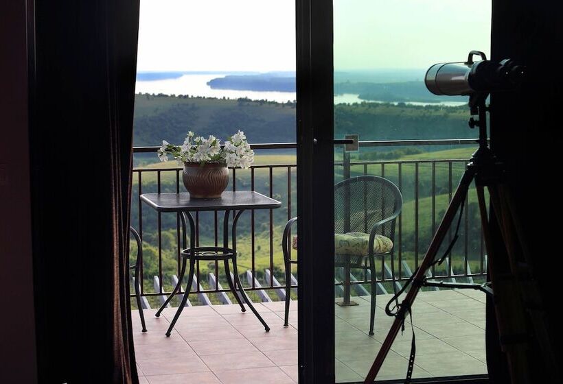 펜트하우스 룸, Seven Generations Winery