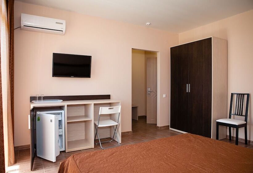 חדר קומפורט לשלושה, Beausoleil Guesthouse