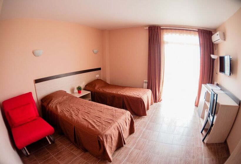 חדר קומפורט לשלושה, Beausoleil Guesthouse