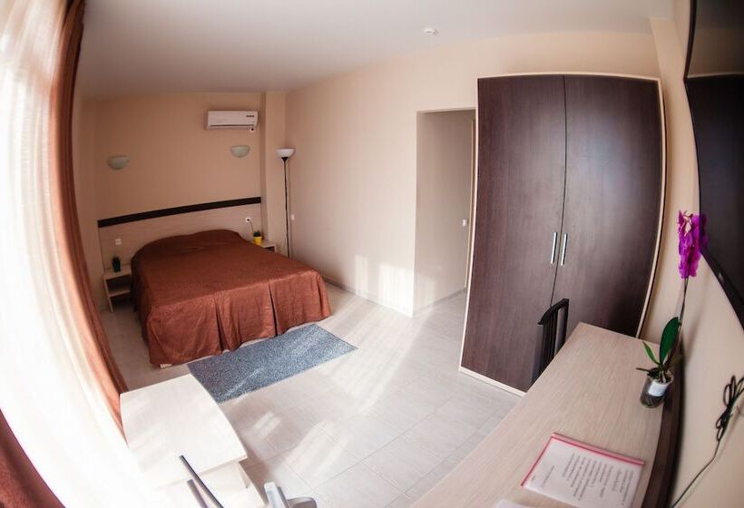 חדר קומפורט לשלושה, Beausoleil Guesthouse