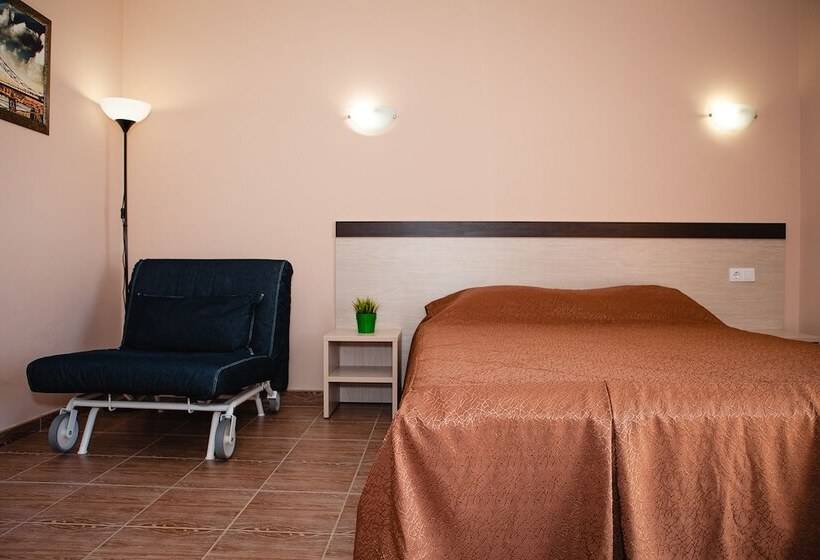 חדר קומפורט לשלושה, Beausoleil Guesthouse