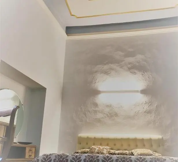 デラックスルーム, Eleonora Room & Breakfast