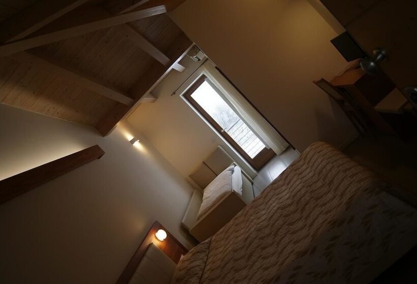 اتاق خانوادگی, Agritur Ponte Alto