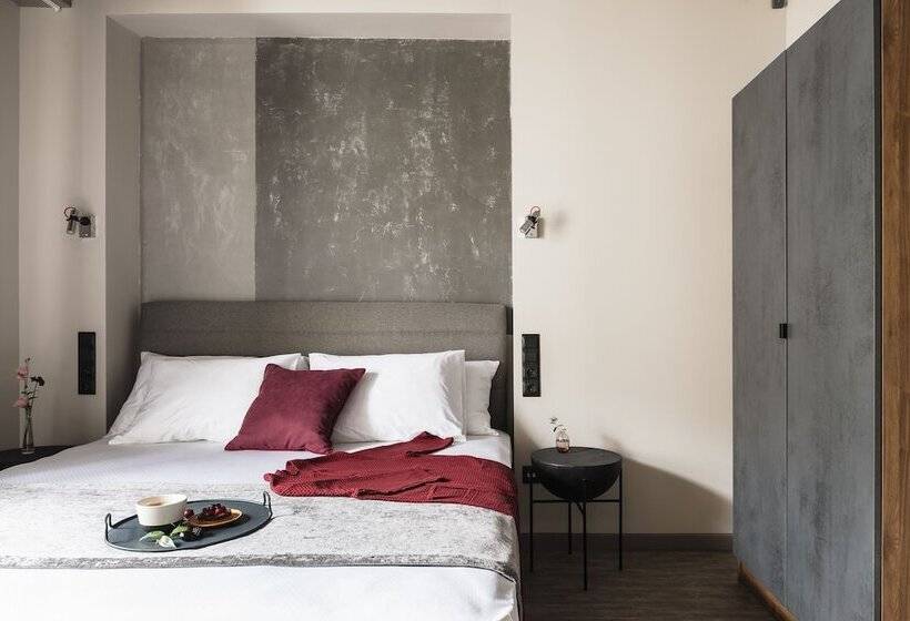 스탠다드 룸, The Faces Historical Center