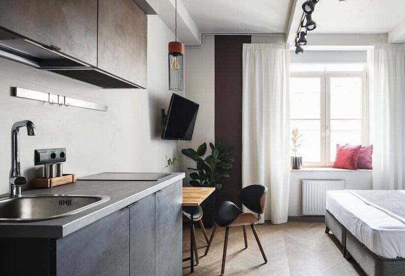 스탠다드 룸, The Faces Historical Center