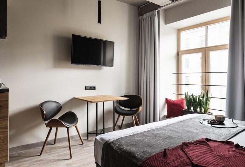 스탠다드 룸, The Faces Historical Center