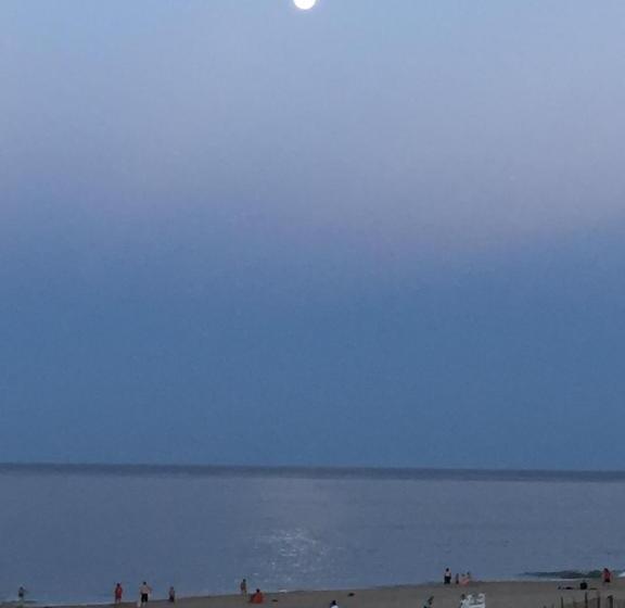 غرفة إقتصادية, Adams Ocean Front Resort