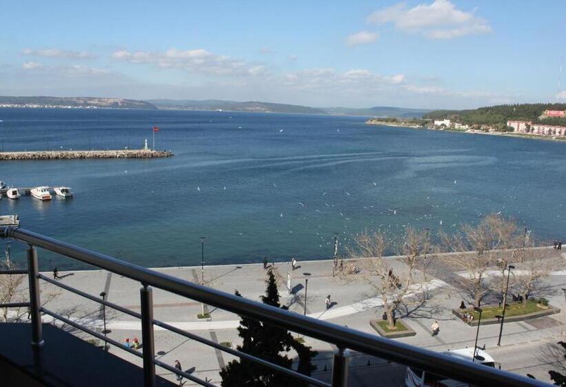 غرفة ديلوكس مطلّة علي البحر, Akol