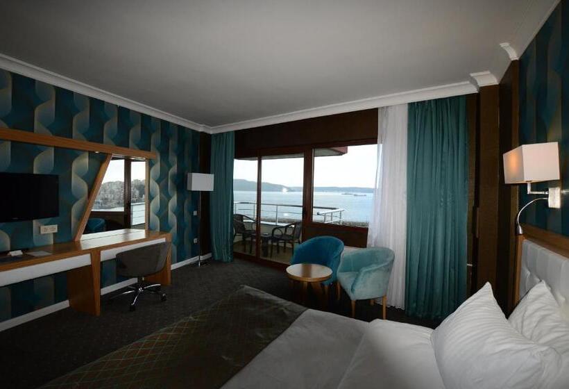 غرفة ديلوكس مطلّة علي البحر, Akol