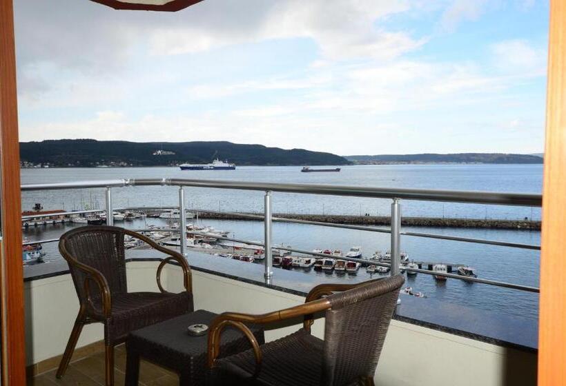 غرفة ديلوكس مطلّة علي البحر, Akol