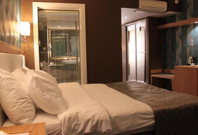 غرفة ديلوكس مطلة على المدينة, Akol