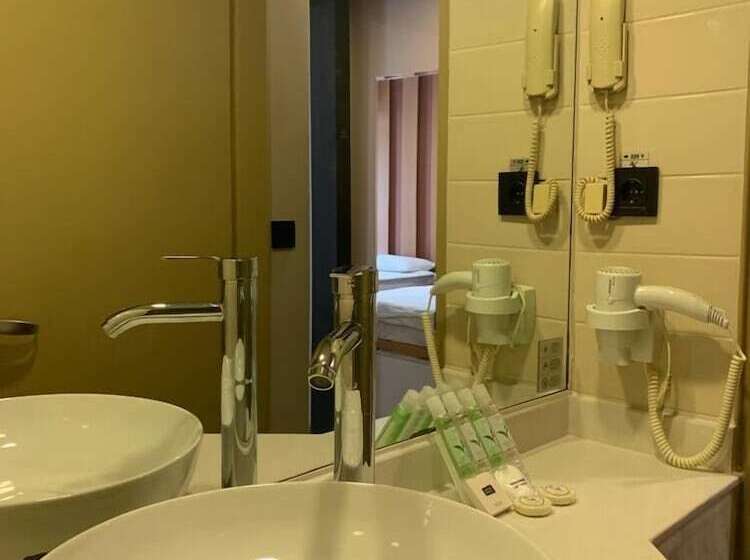 Pokój Trzyosobowy Klasyczny, Antik Hotel Istanbul