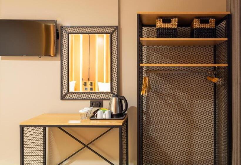 Pokój Trzyosobowy Klasyczny, Antik Hotel Istanbul