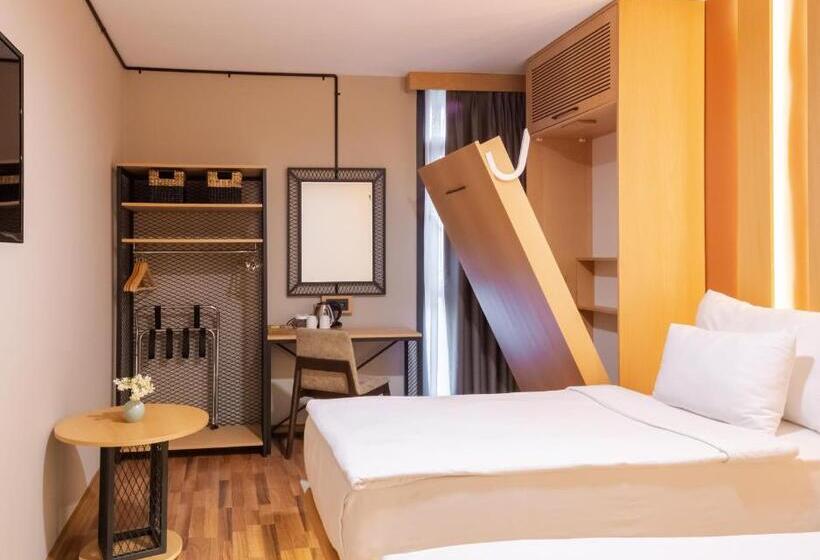 Pokój Trzyosobowy Klasyczny, Antik Hotel Istanbul