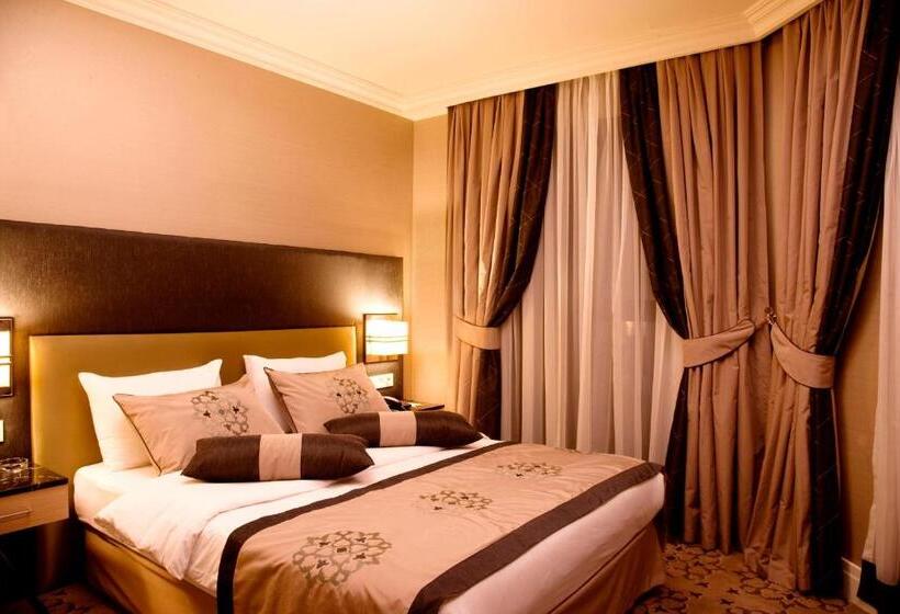 اتاق استاندارد یک نفره, Darkhill