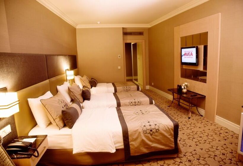 اتاق استاندارد سه نفره, Darkhill