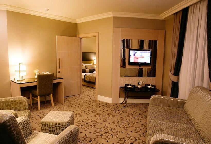 سوییت, Darkhill