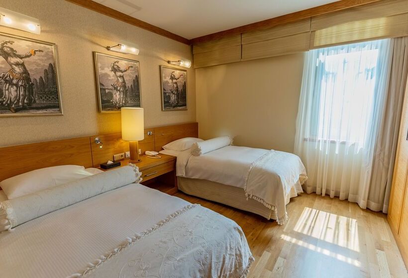 جناح عائلي, Gloria Golf Resort