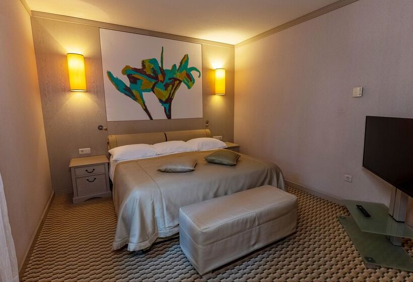 סוויטה, Gloria Golf Resort