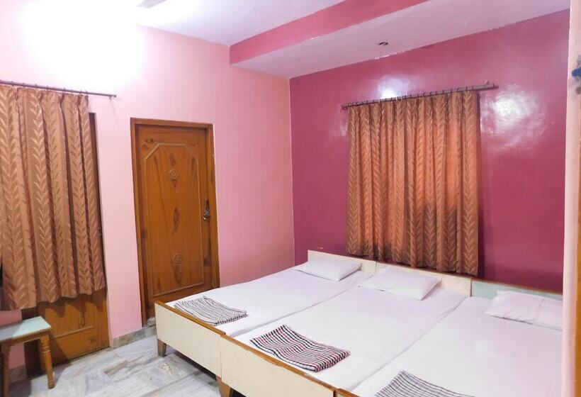 Basic Triple Occupancy Room, Bharat Palace