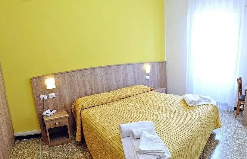 اتاق استاندارد با بالکن, Bristol