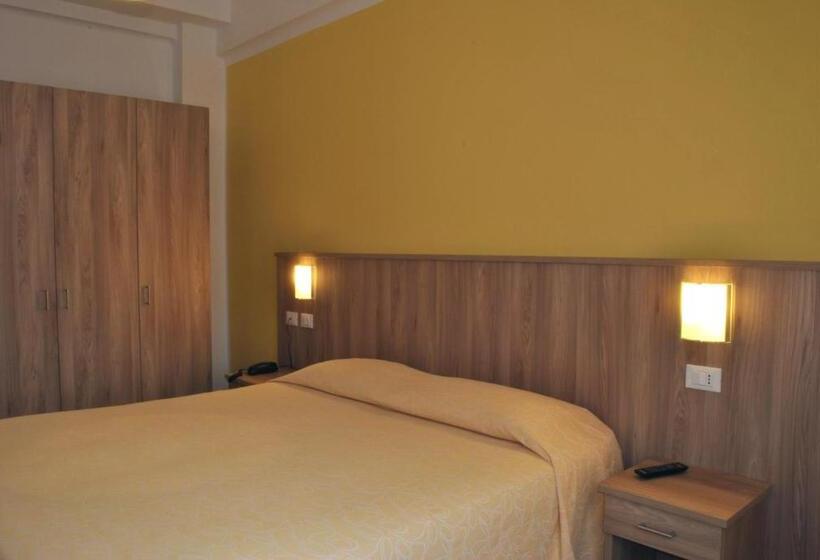 クラシックルーム, Bristol