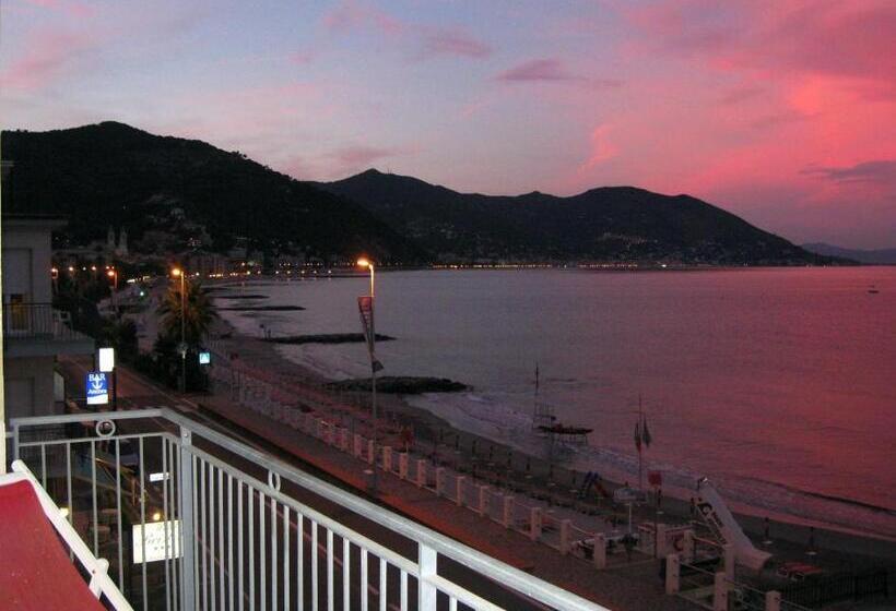 オーシャンビュースタンダードルームバルコニー付き, Bristol